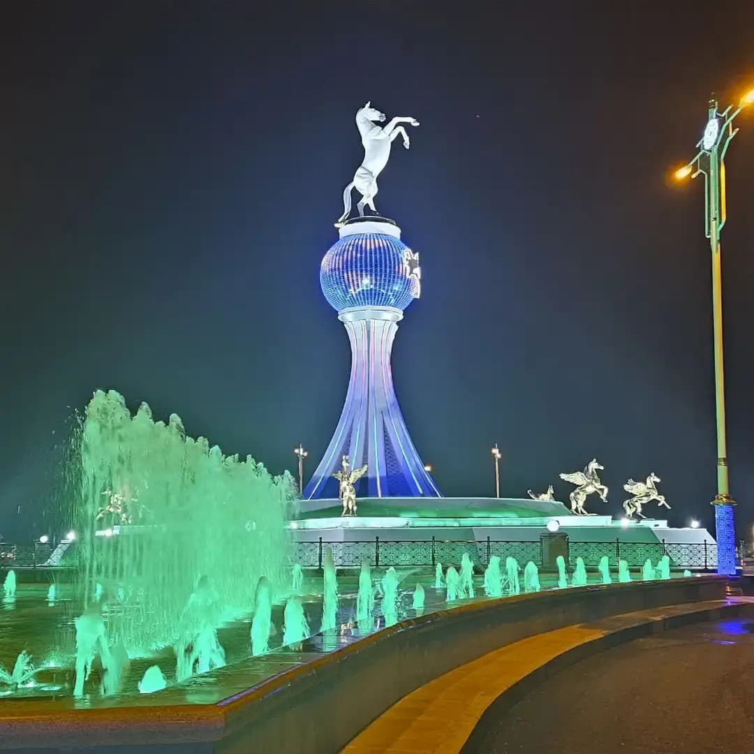 Akhan binasy