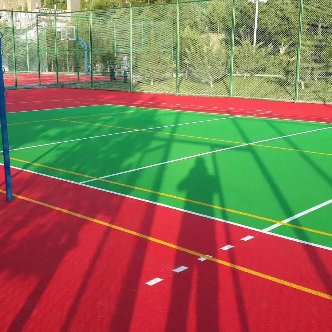 Altyn Sümmül dynç alyş merkeziniň sport meýdançasy